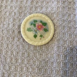 AVON Vintage ceramic pin